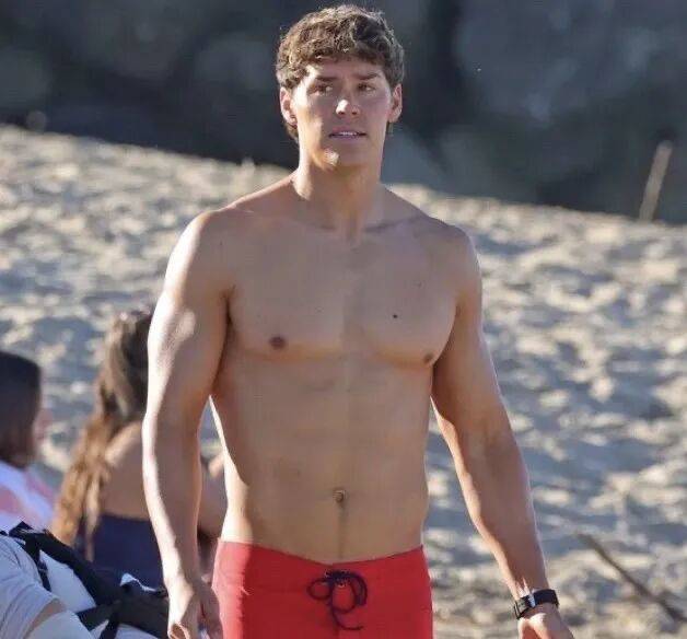 网红男星Noah Beck 出演美剧，进娱乐圈了